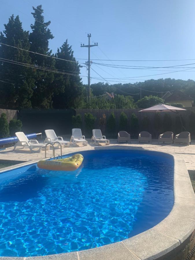 Mika'S Poolhouse Villa Beograd Eksteriør bilde