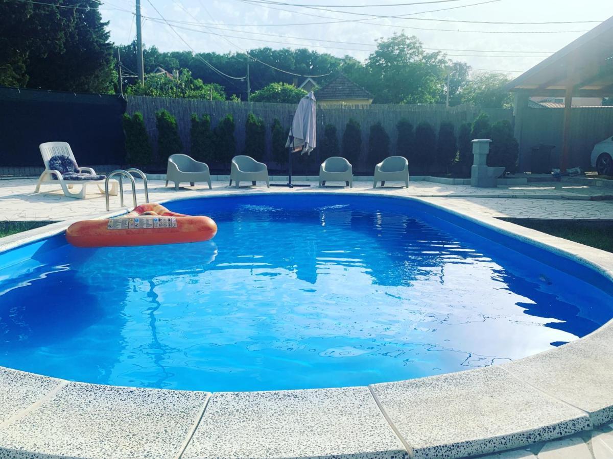 Mika'S Poolhouse Villa Beograd Eksteriør bilde