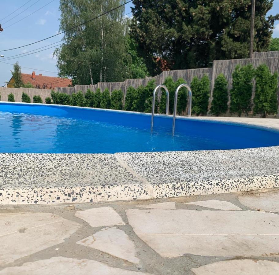 Mika'S Poolhouse Villa Beograd Eksteriør bilde