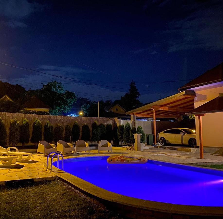 Mika'S Poolhouse Villa Beograd Eksteriør bilde