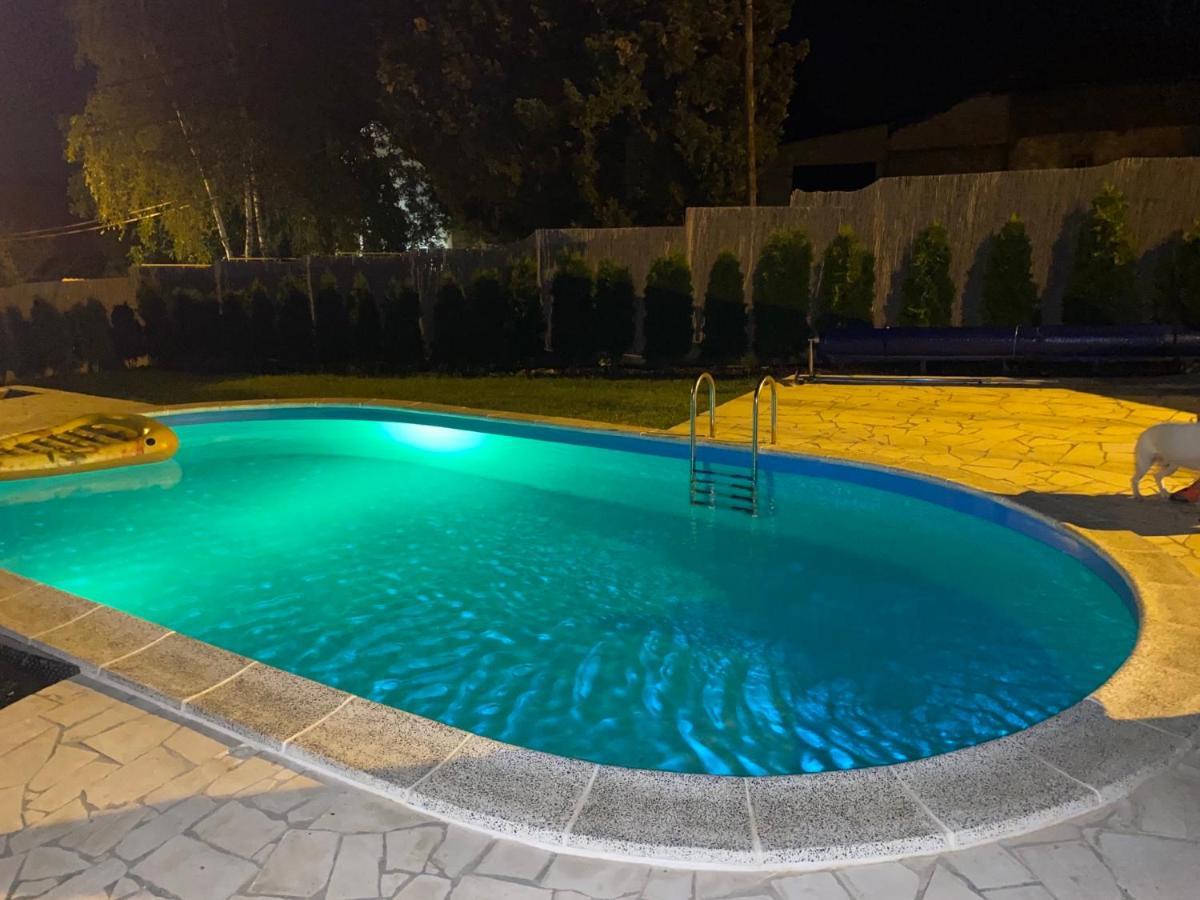 Mika'S Poolhouse Villa Beograd Eksteriør bilde