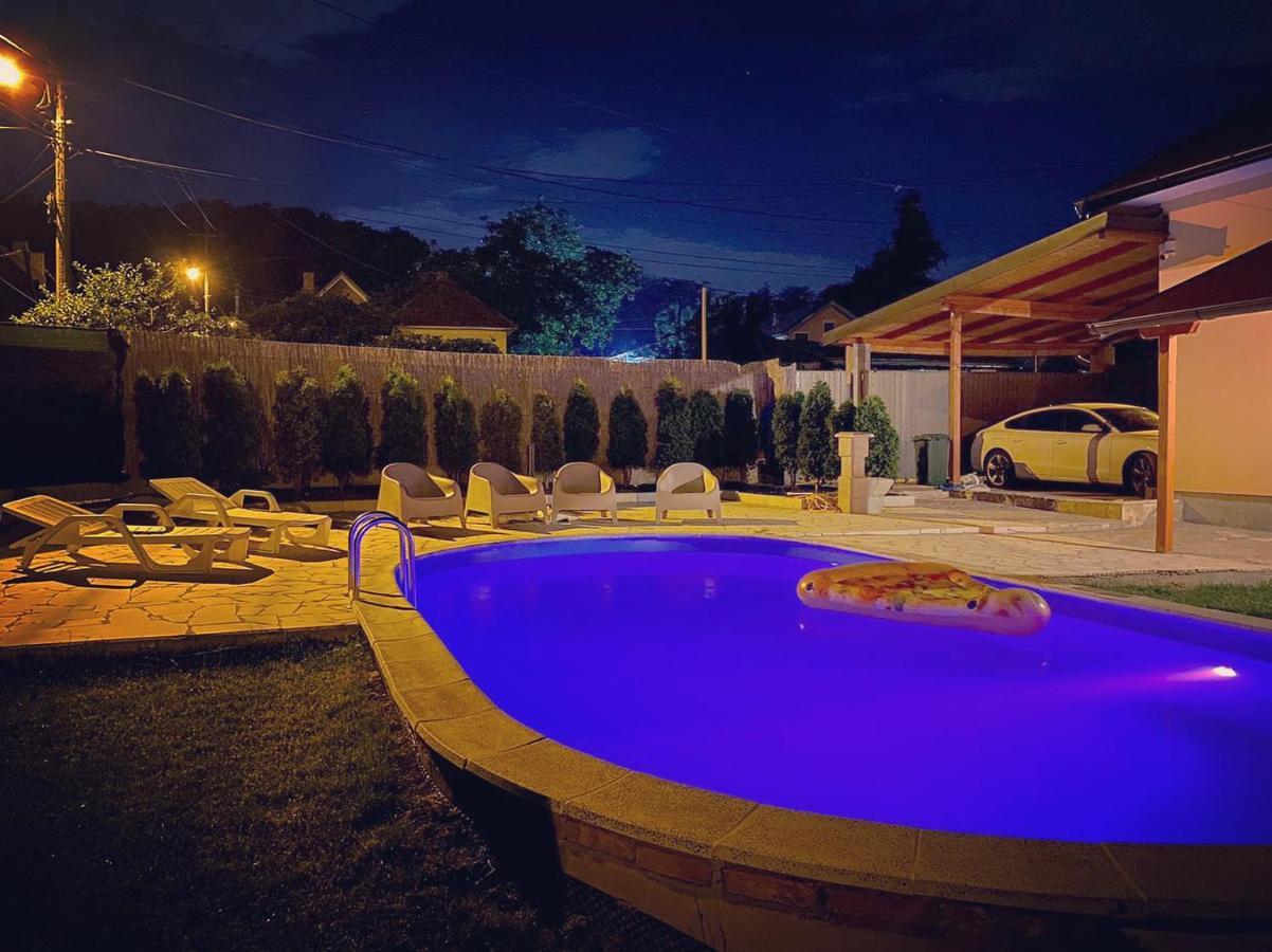 Mika'S Poolhouse Villa Beograd Eksteriør bilde